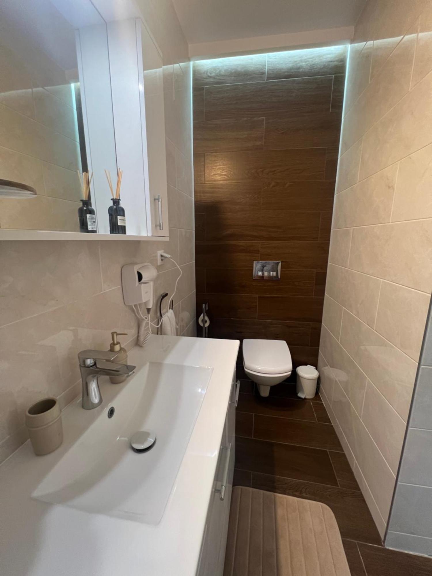 La Strada Central Apartament أرادايا المظهر الخارجي الصورة